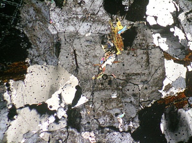 Results of observation via polarizing microscope